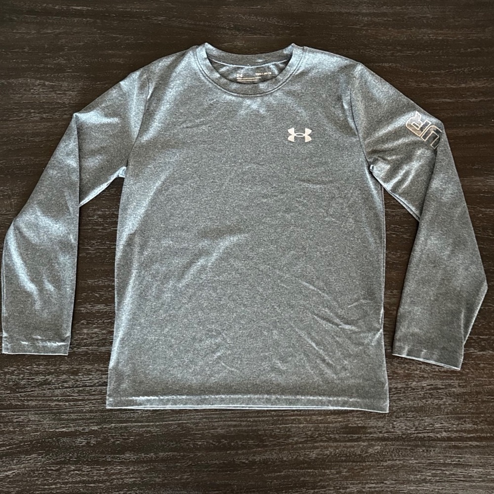 Under Armour Youth Medium Long Sleeve Tee